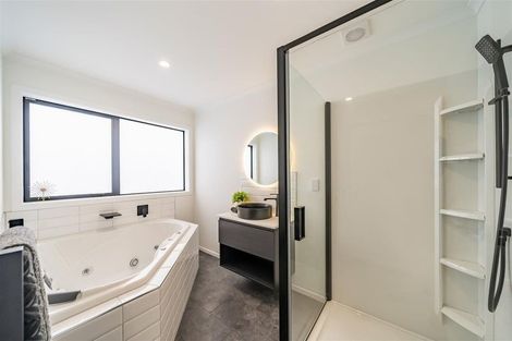 Photo of property in 11 Buddle Road, Wallaceville, Upper Hutt, 5018