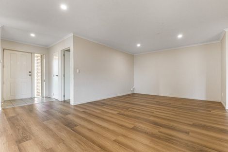 Photo of property in 3 Reefton Place, Flat Bush, Auckland, 2019