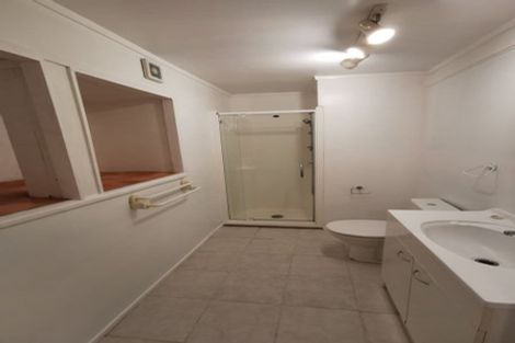 Photo of property in 35 Bayview Road, Browns Bay, Auckland, 0630