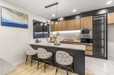 Photo of property in 12a Range View Road, Mount Albert, Auckland, 1025
