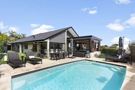 Photo of property in 29 Wiltshire Place, Somerville, Auckland, 2014