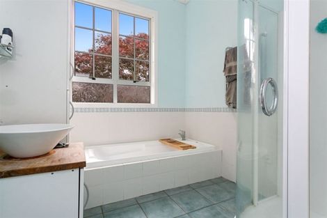 Photo of property in 126 Saint Kilda Road, Cambridge, 3493