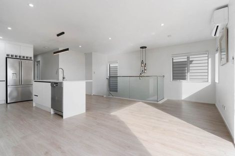 Photo of property in 82 Joseph Street, Flat Bush, Auckland, 2019