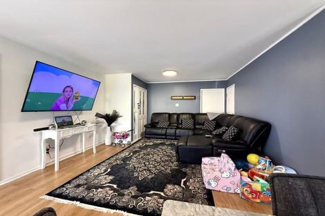 Photo of property in 38 Larissa Avenue, Henderson, Auckland, 0610
