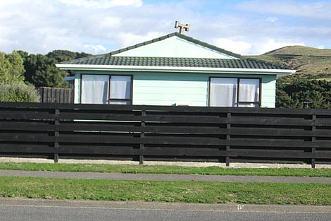Photo of property in 99 Pikarere Street, Titahi Bay, Porirua, 5022