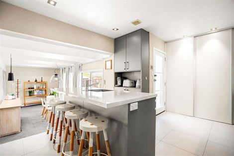 Photo of property in 16 Taikata Road, Te Atatu Peninsula, Auckland, 0610