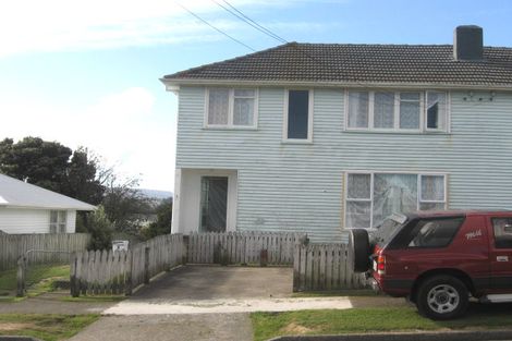 Photo of property in 9-11 Wiltshire Place, Cannons Creek, Porirua, 5024