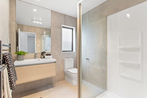 Photo of property in 17 William Calvert Drive, Swanson, Auckland, 0614