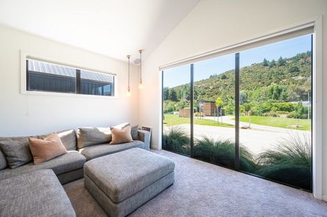 Photo of property in 672 Aubrey Road, Wanaka, 9305