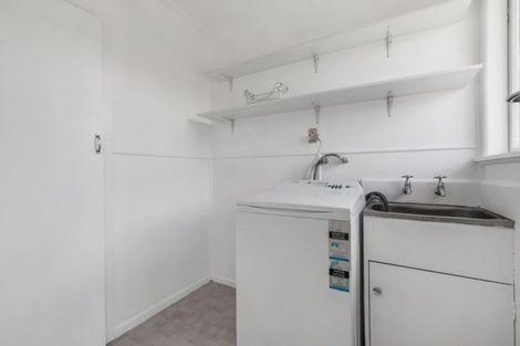 Photo of property in 108 Collins Road, Melville, Hamilton, 3206