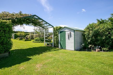 Photo of property in 121 Ferry Road, Martinborough, 5711