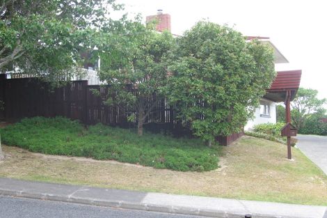 Photo of property in 18 Valley View Road, Glenfield, Auckland, 0629