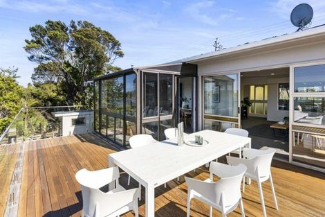 Photo of property in 27 Ferry Parade, Herald Island, Auckland, 0618