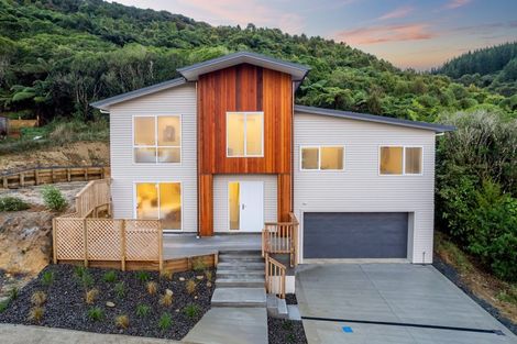Photo of property in 70 Riverstone Drive, Riverstone Terraces, Upper Hutt, 5018