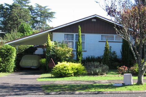 Photo of property in 142 Edgewater Drive, Pakuranga, Auckland, 2010