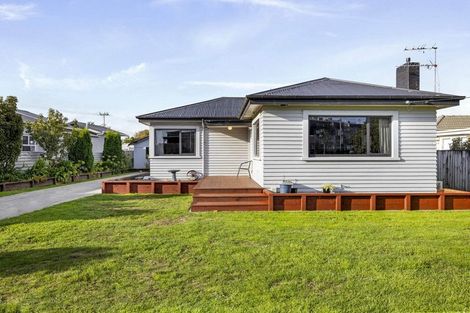 Photo of property in 112 Glover Road, Hawera, 4610
