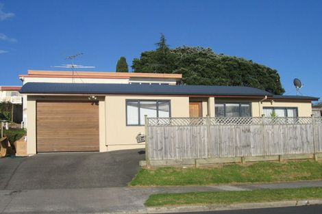 Photo of property in 2/3 Moore Street, Hillcrest, Auckland, 0627