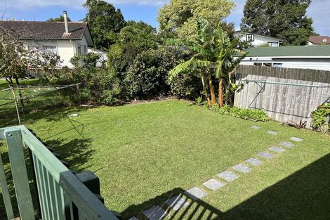 Photo of property in 21 Tudor Road, Henderson, Auckland, 0610