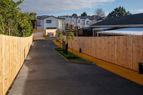 Photo of property in 7/116 Colwill Road, Massey, Auckland, 0614