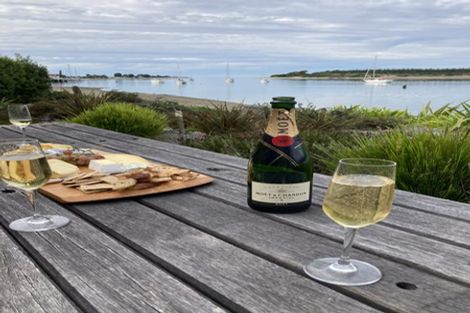 Photo of property in 39 Tahi Street, Mapua, 7005