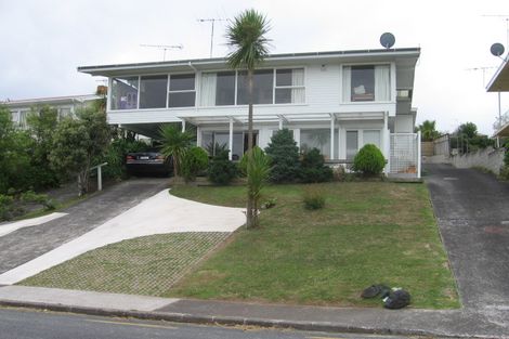 Photo of property in 2/19 Martin Crescent, Northcote, Auckland, 0627