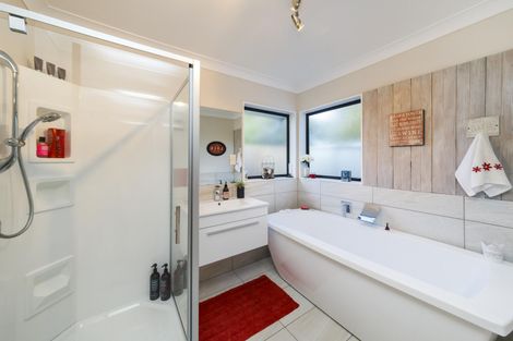 Photo of property in 19 Newcastle Street, Hokowhitu, Palmerston North, 4410