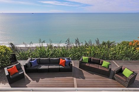 Photo of property in 132 Priestley Terrace, Bluff Hill, Napier, 4110