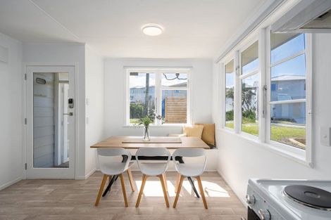 Photo of property in 33 Castor Crescent, Cannons Creek, Porirua, 5024