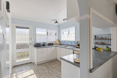 Photo of property in 10 Kapui Place, Waitara, 4320