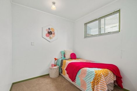 Photo of property in 1/645 Swanson Road, Swanson, Auckland, 0612