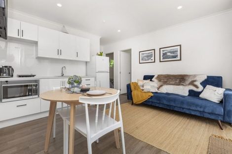 Photo of property in 30 Uenuku Avenue, Raglan, 3225