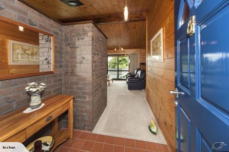 Photo of property in 10 Kitewao Street, Northcote, Auckland, 0627