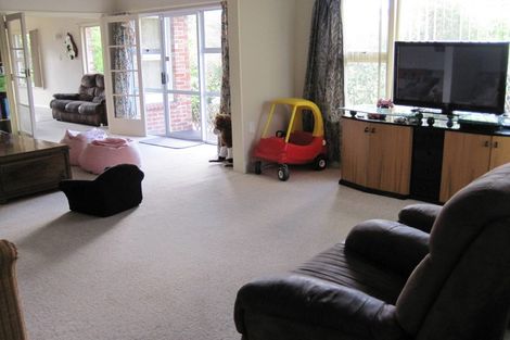 Photo of property in 38 Kendal Avenue, Burnside, Christchurch, 8053