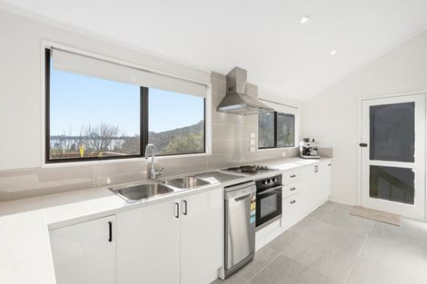 Photo of property in 33 Dingadee Street, Welcome Bay, Tauranga, 3112