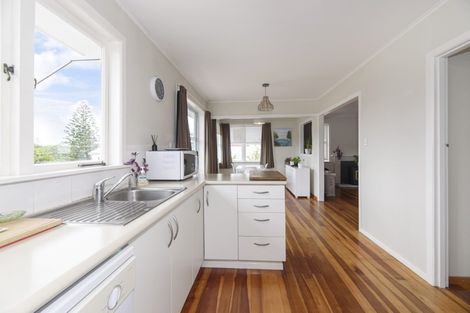 Photo of property in 18 Huruhuru Road, Massey, Auckland, 0614