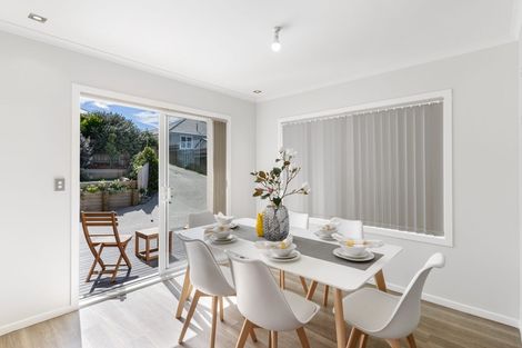 Photo of property in 2/55 Verran Road, Birkenhead, Auckland, 0626