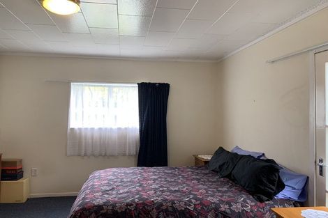 Photo of property in 10 Ciprian Place, Henderson, Auckland, 0612