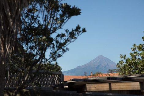 Photo of property in 25 Tiromoana Crescent, Bell Block, New Plymouth, 4312