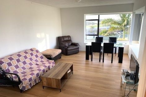 Photo of property in 19 Jumento Place, Unsworth Heights, Auckland, 0632