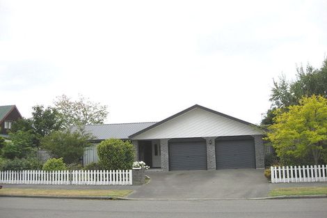 Photo of property in 8 Pinaster Place, Parklands, Christchurch, 8083