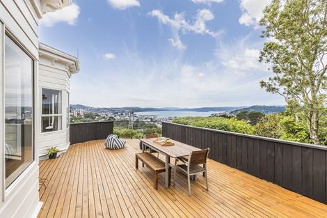 Photo of property in 13 Tanera Crescent, Brooklyn, Wellington, 6021