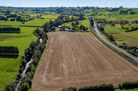 Photo of property in 1284 Mountain Road, Inglewood, 4389