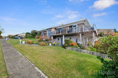 Photo of property in 2 Haratua Place, Springfield, Rotorua, 3015