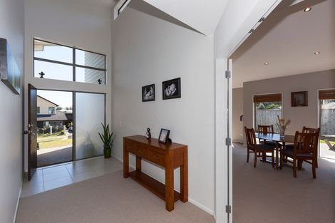 Photo of property in 26 Bluewater Place, Paraparaumu, 5032