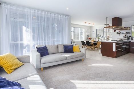 Photo of property in 1 The Spinney, Titahi Bay, Porirua, 5022