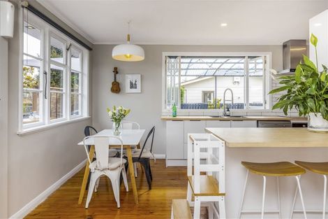 Photo of property in 16 Onslow Road, Papakura, 2110