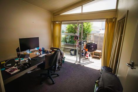 Photo of property in 3 Tyne Road, Forrest Hill, Auckland, 0620