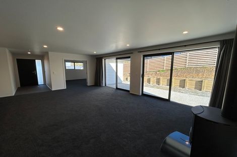 Photo of property in 37 Tomtit Crescent, Lake Hawea, 9382