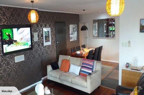 Photo of property in 53 Cliff View Drive, Green Bay, Auckland, 0604