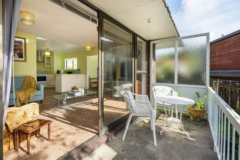Photo of property in 2/30 Bentley Avenue, Glenfield, Auckland, 0629